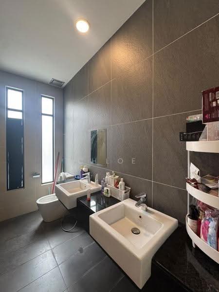 Rumah Berkembar untuk Dijual di Taman Desa Tebrau (Tebrau) - Chloe Chin - Bathroom - PropertyGuru.com.my
