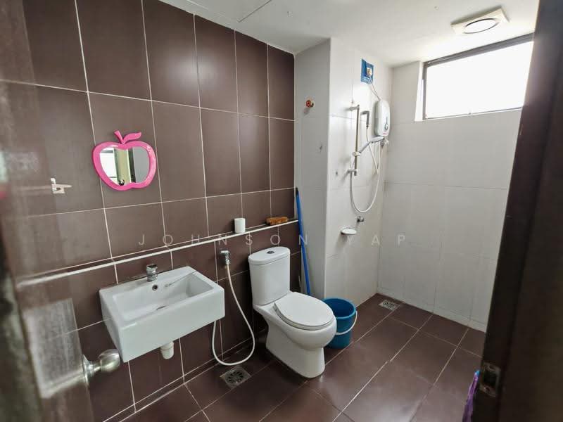 Service Residence for Sale at The Garden Residences - Johnson Yap - Bathroom - PropertyGuru.com.my
