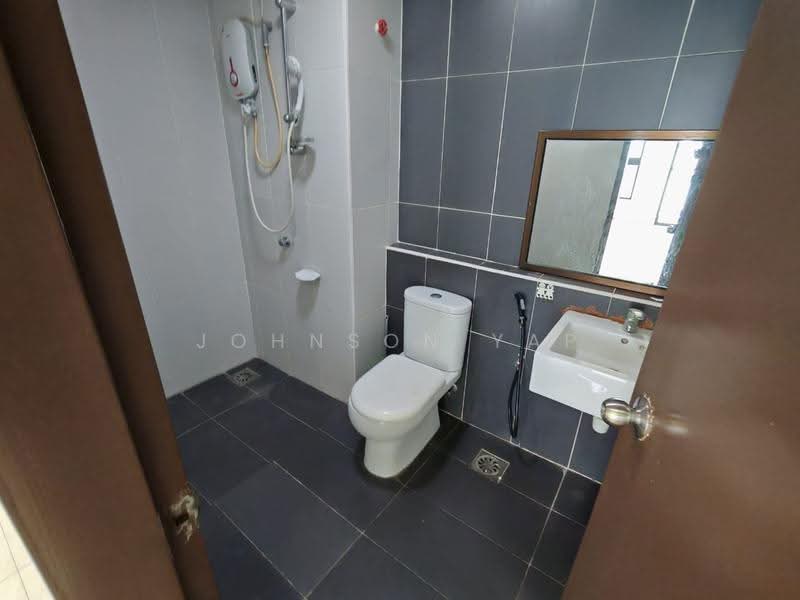 Service Residence for Sale at The Garden Residences - Johnson Yap - Bathroom - PropertyGuru.com.my