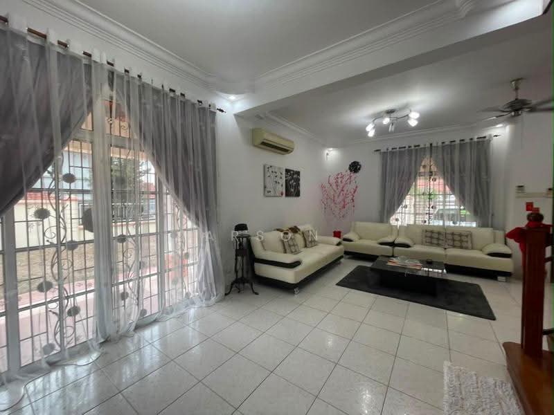 Rumah Berkembar untuk Dijual di Taman Pelangi Indah (Ulu Tiram) - Carson . - Living Room - PropertyGuru.com.my