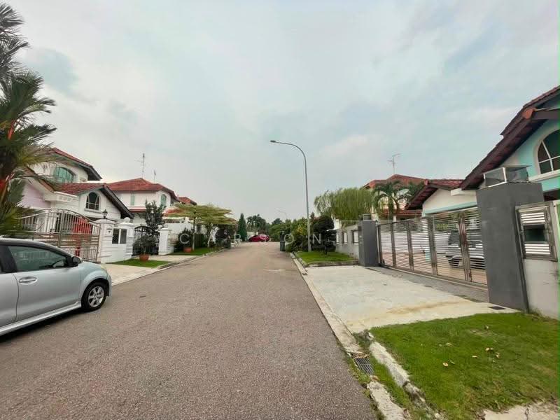 Rumah Berkembar untuk Dijual di Taman Pelangi Indah (Ulu Tiram) - Carson . - Exterior - PropertyGuru.com.my