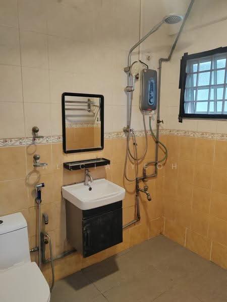 Rumah Teres 2-Tingkat untuk Disewa di Ulu Kelang (Selangor) - Alicia Yeoh - Bathroom - PropertyGuru.com.my
