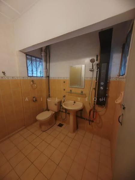 Rumah Teres 2-Tingkat untuk Disewa di Ulu Kelang (Selangor) - Alicia Yeoh - Bathroom - PropertyGuru.com.my
