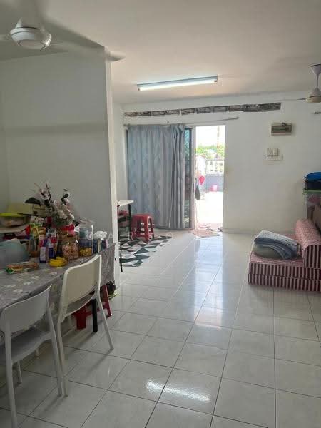 Rumah Teres 2-Tingkat untuk Dijual di Taman Johor Jaya (Johor Bahru) - Carson . - Living Room - PropertyGuru.com.my