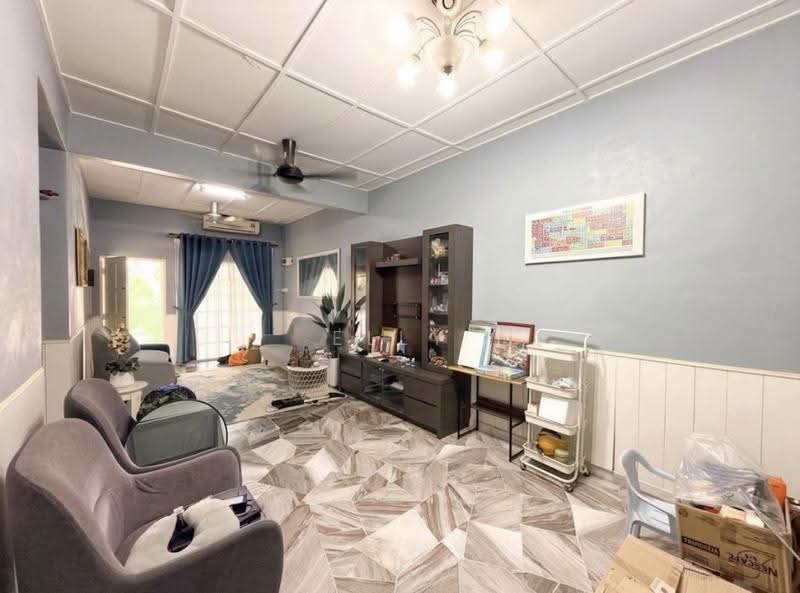 1-storey Terraced House for Sale in Bandar Tun Hussein Onn (Cheras) - Elly Chong - Living Room - PropertyGuru.com.my