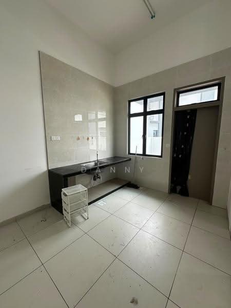 Rumah Berkembar untuk Disewa di Bandar Putra Kulai (Kulai) - Danny See - Kitchen - PropertyGuru.com.my