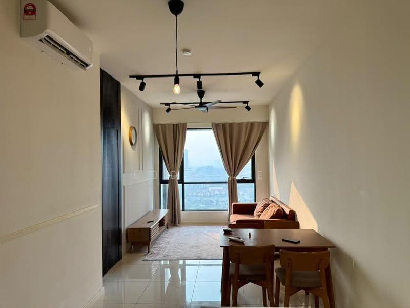 Kediaman Servis untuk Disewa di Emerald 9 - Eddy Lee - Living Room - PropertyGuru.com.my