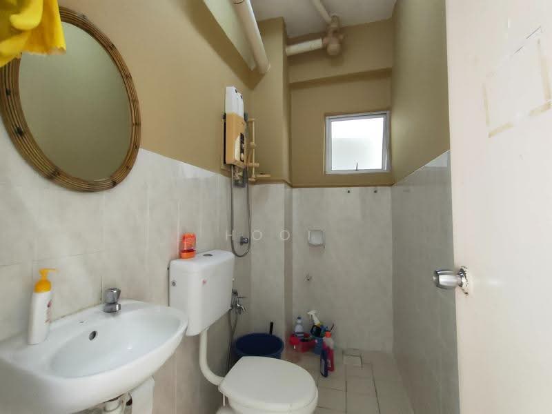 Pangsapuri untuk Dijual di Mas Kipark Damansara - Hooi Karlmen - Bathroom - PropertyGuru.com.my