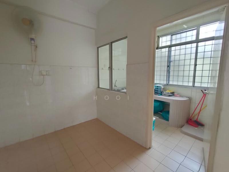Pangsapuri untuk Dijual di Mas Kipark Damansara - Hooi Karlmen - Kitchen - PropertyGuru.com.my