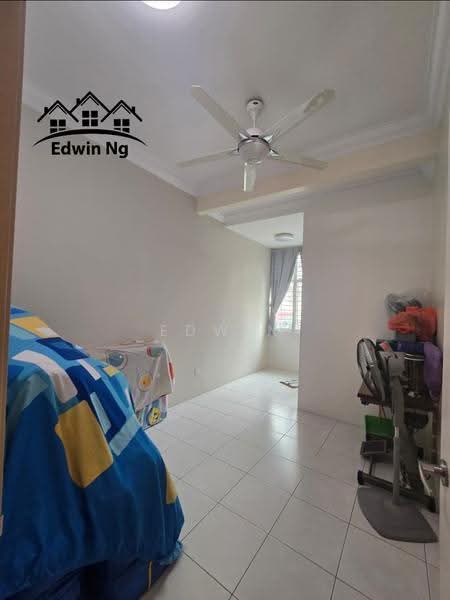 Rumah Teres 3-Tingkat untuk Dijual di Relau (Bukit Jambul) - Edwin Ng - Bedroom - PropertyGuru.com.my