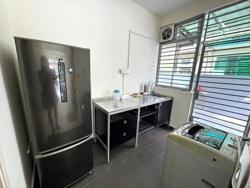 Rumah Kluster untuk Dijual di Taman Gaya (Ulu Tiram) - Karl Lim - Kitchen - PropertyGuru.com.my