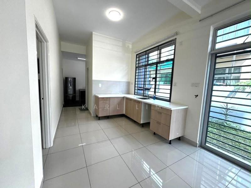 Rumah Kluster untuk Dijual di Taman Gaya (Ulu Tiram) - Karl Lim - Kitchen - PropertyGuru.com.my