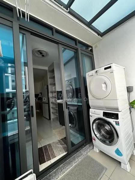 Condominium for Rent at Queens Residences Q1 @ Queens Waterfront - Andrew Ong - Balcony - PropertyGuru.com.my