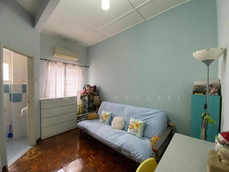 Rumah Teres 2-Tingkat untuk Dijual di Balakong (Cheras) - Ammeer Nadzrai - Living Room - PropertyGuru.com.my