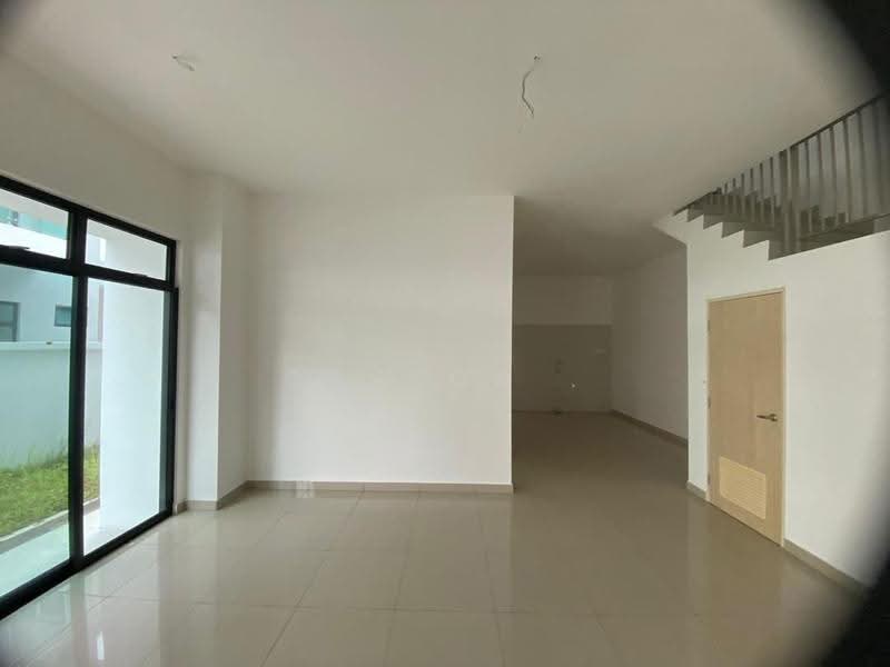 Rumah Kluster untuk Dijual di Taman Mount Austin (Tebrau) - Carson . - Living Room - PropertyGuru.com.my
