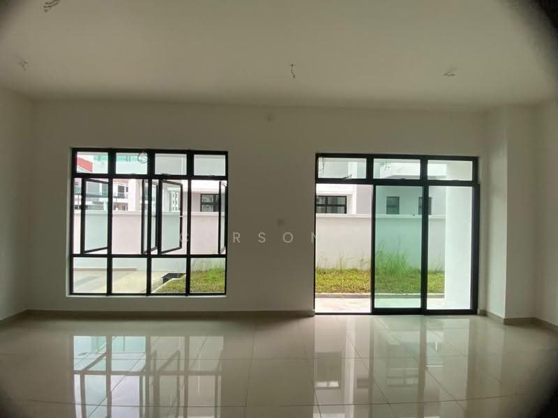 Rumah Kluster untuk Dijual di Taman Mount Austin (Tebrau) - Carson . - Living Room - PropertyGuru.com.my