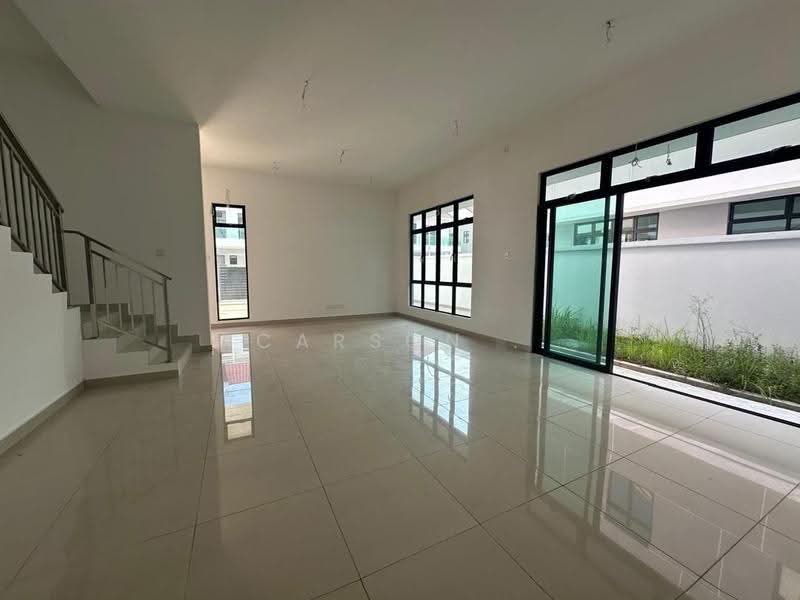 Rumah Kluster untuk Dijual di Taman Mount Austin (Tebrau) - Carson . - Living Room - PropertyGuru.com.my