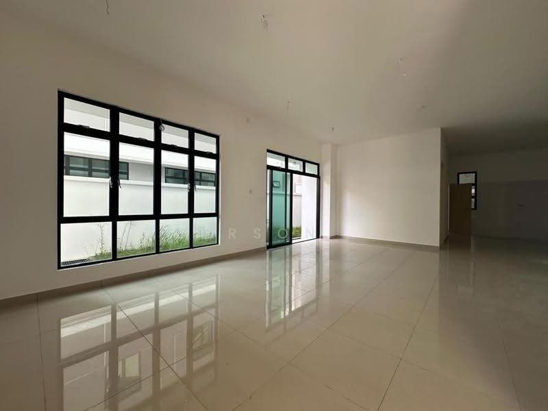 Rumah Kluster untuk Dijual di Taman Mount Austin (Tebrau) - Carson . - Living Room - PropertyGuru.com.my