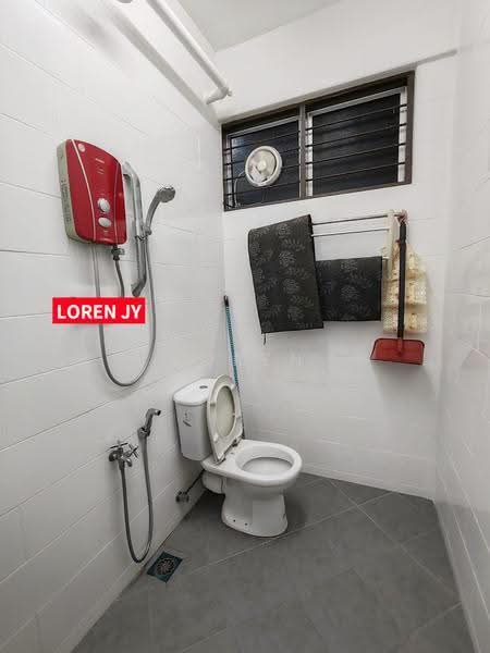 Pangsapuri untuk Disewa di Taman Bukit Jambul - Loren Jia Ying - Bathroom - PropertyGuru.com.my