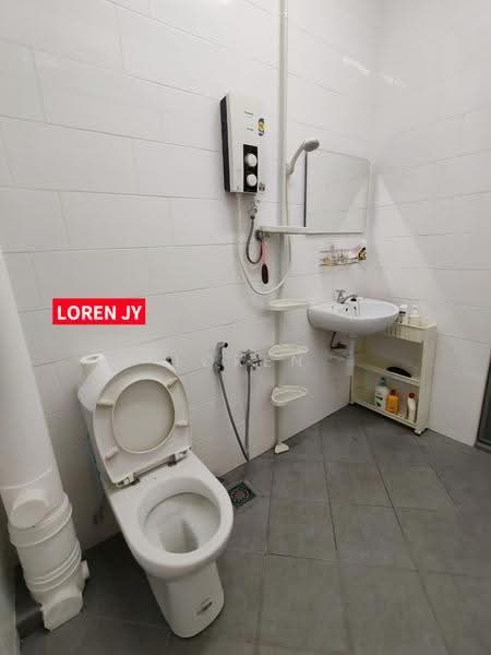 Pangsapuri untuk Disewa di Taman Bukit Jambul - Loren Jia Ying - Bathroom - PropertyGuru.com.my
