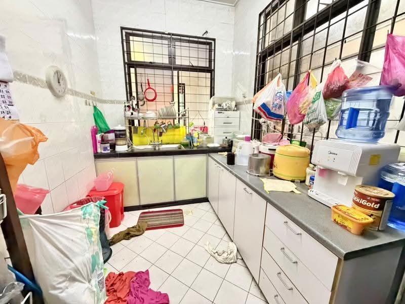 1-storey Terraced House for Sale in Taman Daya (Johor Bahru) - Mandy Goh Siew Li - Kitchen - PropertyGuru.com.my