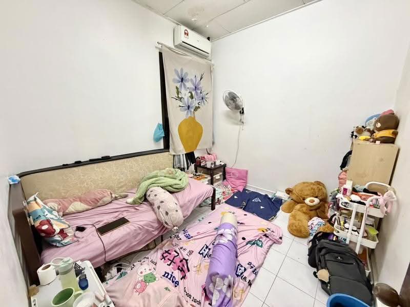 1-storey Terraced House for Sale in Taman Daya (Johor Bahru) - Mandy Goh Siew Li - Bedroom - PropertyGuru.com.my
