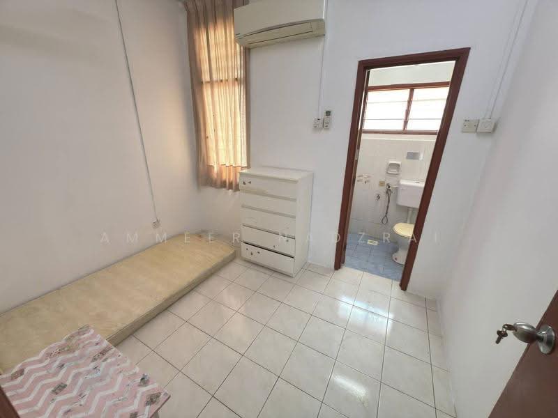 2-storey Terraced House for Sale in Jenjarom (Selangor) - Ammeer Nadzrai - Bedroom - PropertyGuru.com.my