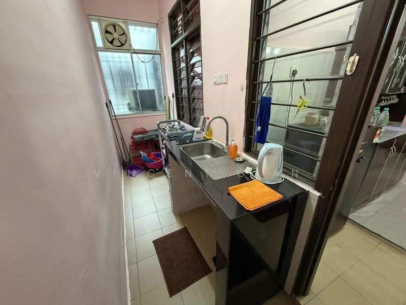 Rumah Flat untuk Dijual di Taman Ehsan Jaya - Vincent Gian - Kitchen - PropertyGuru.com.my