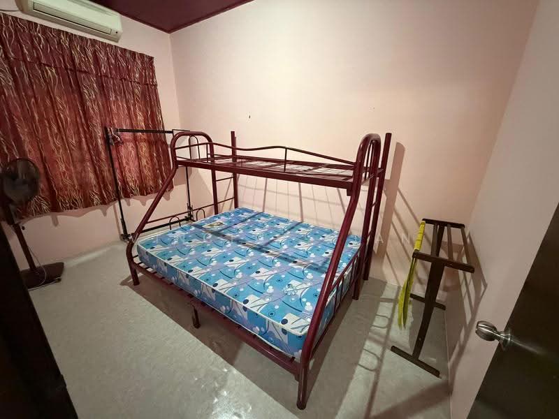 Rumah Flat untuk Dijual di Taman Ehsan Jaya - Vincent Gian - Bedroom - PropertyGuru.com.my