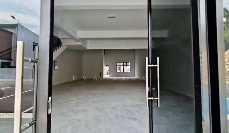 Warehouse for Rent in Bandar Indahpura (Kulai) - Eva Siow - Entrance - PropertyGuru.com.my
