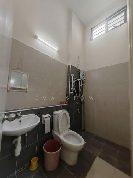 Rumah Teres 2-Tingkat untuk Dijual di Taman Pulai Hijauan (Skudai) - Eva Siow - Bathroom - PropertyGuru.com.my