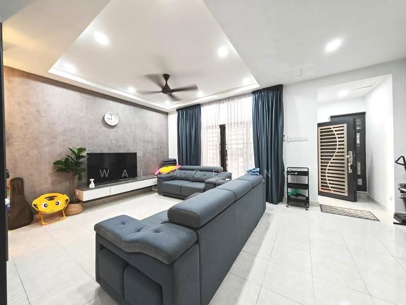 Rumah Teres 2-Tingkat untuk Dijual di Taman Seri Austin (Tebrau) - Wallace Ang - Living Room - PropertyGuru.com.my