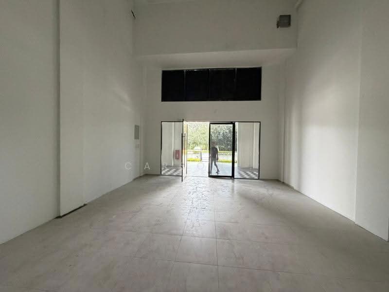 Shop / Office untuk Disewa di Taman Ekoflora (Johor Bahru) - Carson . - Entrance - PropertyGuru.com.my
