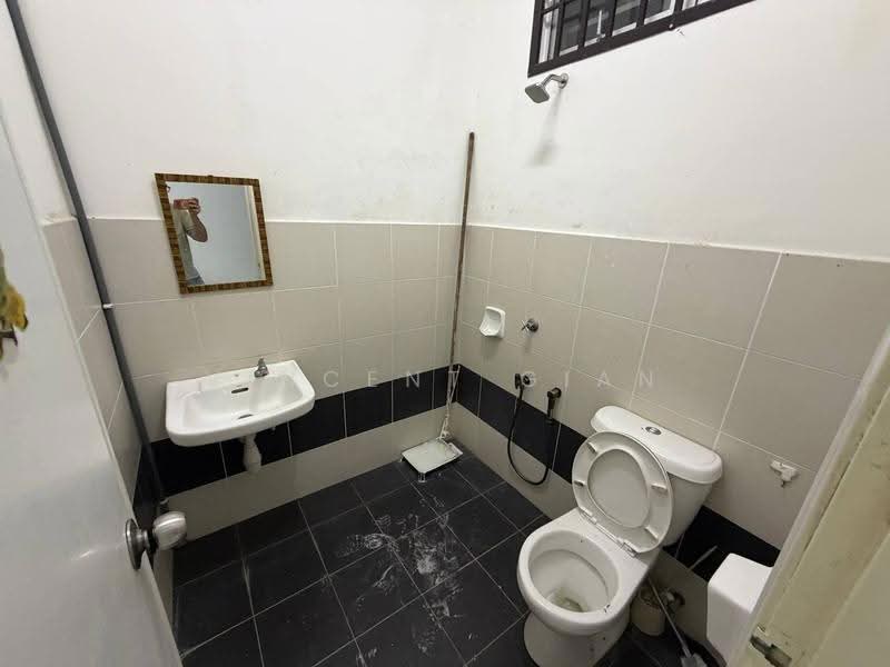 Rumah Teres 1-Tingkat untuk Dijual di Kangkar Pulai (Skudai) - Vincent Gian - Bathroom - PropertyGuru.com.my