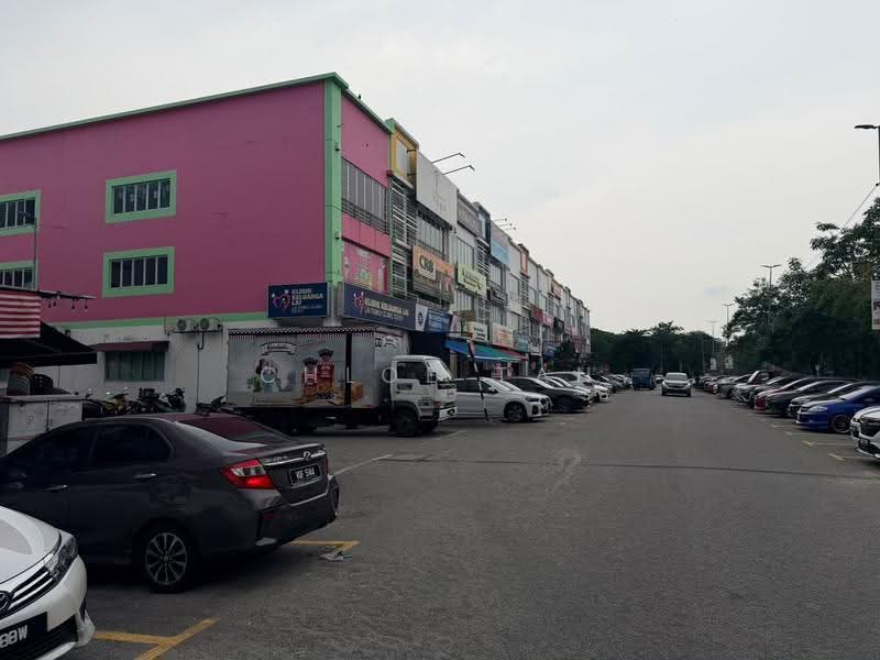 Kedai untuk Disewa di Seksyen U13 (Setia Alam) - Chloe Tan - Exterior - PropertyGuru.com.my