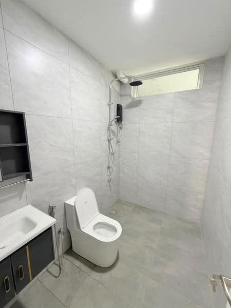 Rumah Berkembar untuk Disewa di Taman Tasek (Johor Bahru) - Wallace Ang - Bathroom - PropertyGuru.com.my