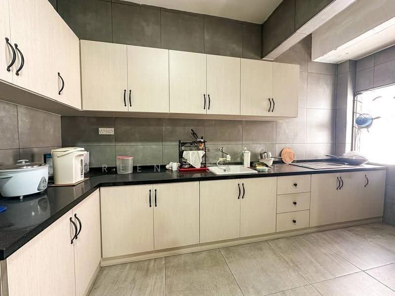 2-storey Terraced House for Sale in End Lot Superlink Double Storey Terrace Kelana Ida (Petaling Jaya) - Reena Sarif - Kitchen - PropertyGuru.com.my
