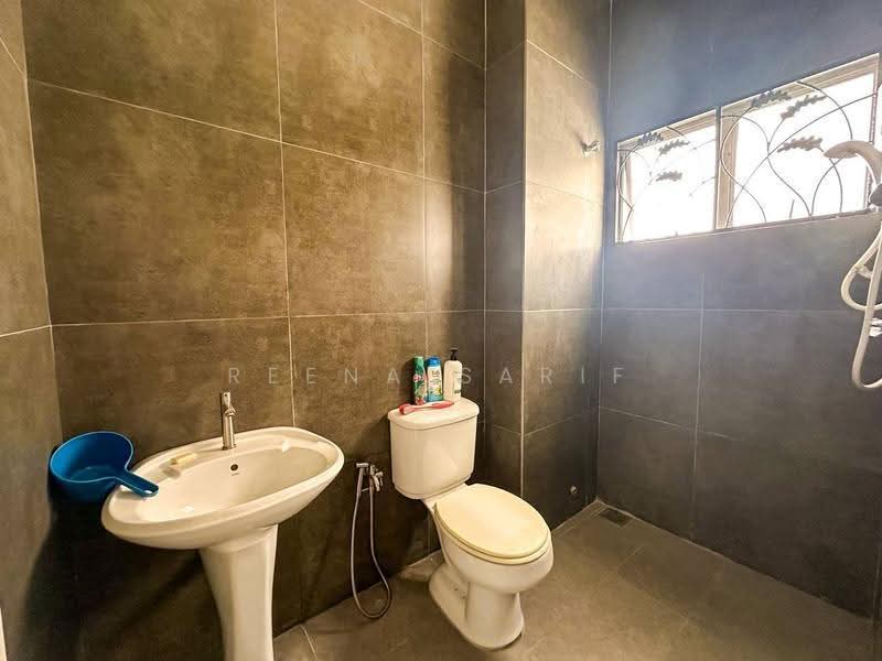 2-storey Terraced House for Sale in End Lot Superlink Double Storey Terrace Kelana Ida (Petaling Jaya) - Reena Sarif - Bathroom - PropertyGuru.com.my