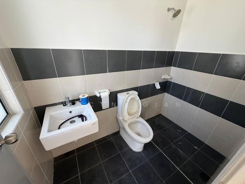 Rumah Teres untuk Dijual di Pasir Gudang (Johor) - Vincent Gian - Bathroom - PropertyGuru.com.my
