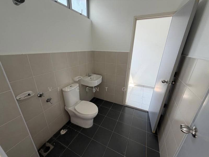 Rumah Teres untuk Dijual di Pasir Gudang (Johor) - Vincent Gian - Bathroom - PropertyGuru.com.my
