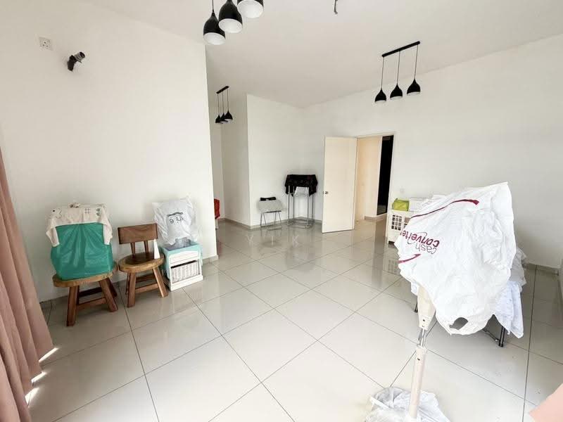 Cluster House for Sale in Bukit Indah (Iskandar Puteri (Nusajaya)) - Yik Tat - Living Room - PropertyGuru.com.my