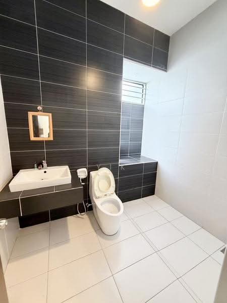 Cluster House for Sale in Bukit Indah (Iskandar Puteri (Nusajaya)) - Yik Tat - Bathroom - PropertyGuru.com.my
