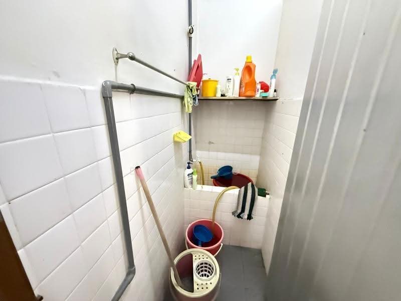 Rumah Teres untuk Dijual di Taman Muzaffar Heights (Bukit Katil) - Elin Goh - Bathroom - PropertyGuru.com.my