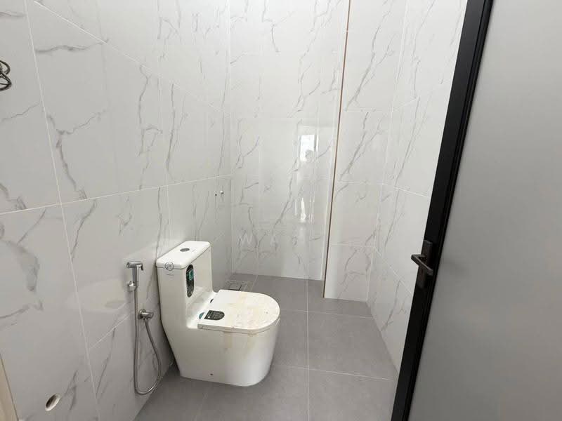 Rumah Teres 2-Tingkat untuk Dijual di Taman Mount Austin (Tebrau) - Wan Ning - Bathroom - PropertyGuru.com.my