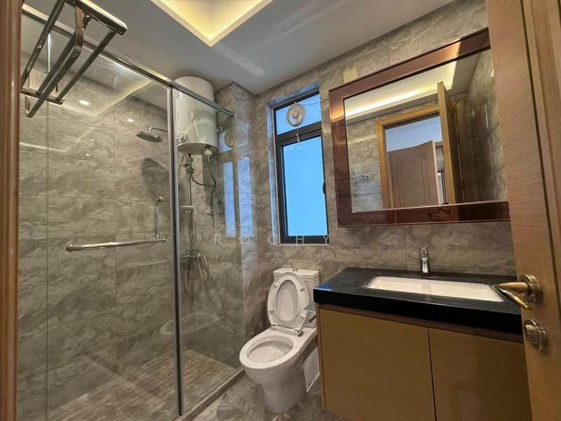 Kediaman Servis untuk Dijual di R&F Princess Cove Phase 1 - Rochy Ng - Bathroom - PropertyGuru.com.my