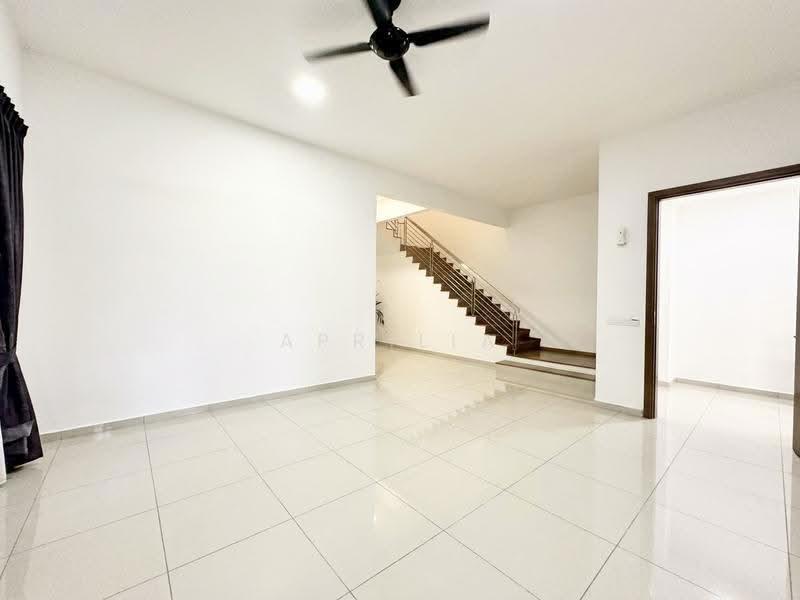 Cluster House for Sale in Bukit Indah (Iskandar Puteri (Nusajaya)) - APRILIA CHAYADI - Living Room - PropertyGuru.com.my
