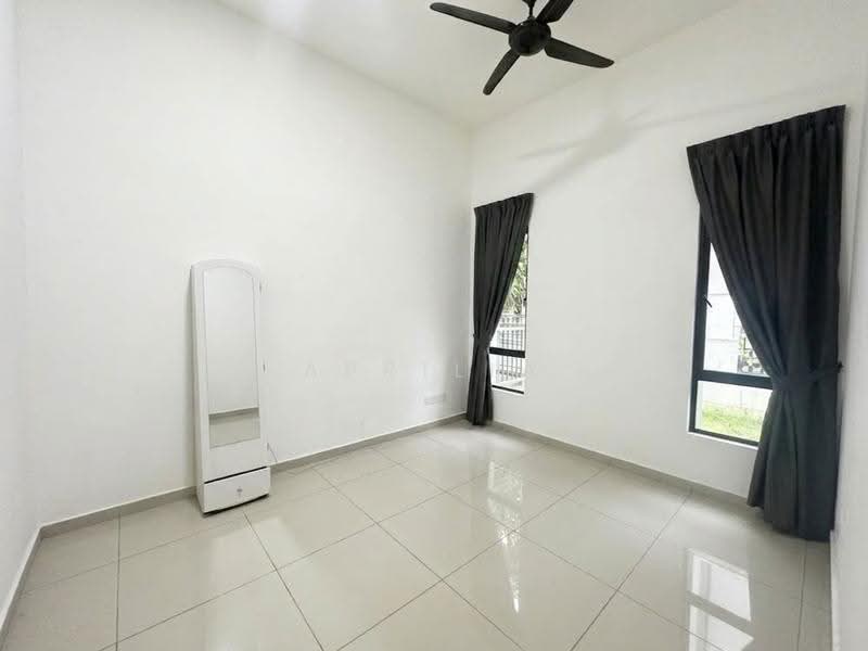 Cluster House for Sale in Bukit Indah (Iskandar Puteri (Nusajaya)) - APRILIA CHAYADI - Bedroom - PropertyGuru.com.my