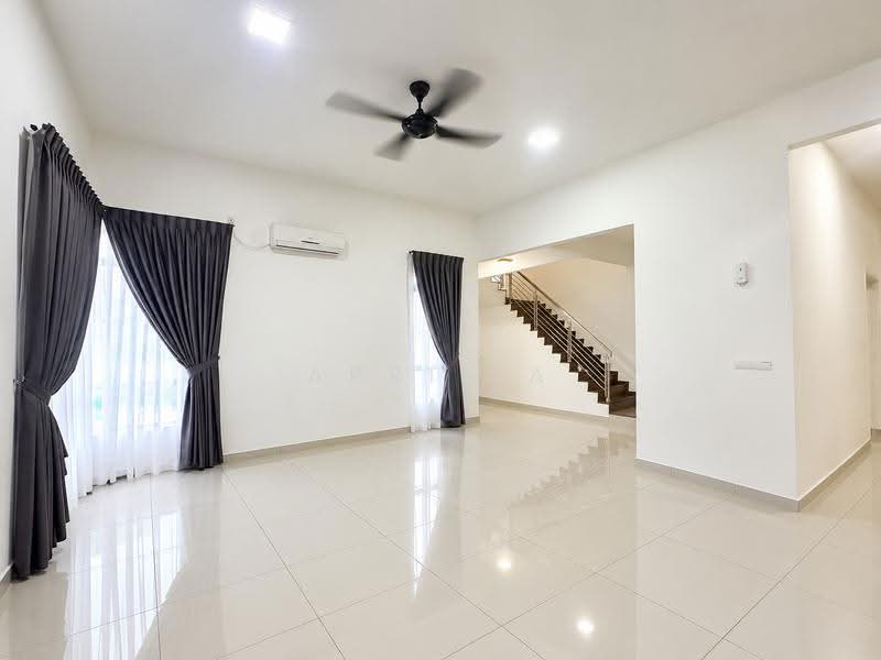 Cluster House for Sale in Bukit Indah (Iskandar Puteri (Nusajaya)) - APRILIA CHAYADI - Living Room - PropertyGuru.com.my
