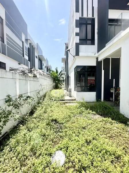 Cluster House for Sale in Bukit Indah (Iskandar Puteri (Nusajaya)) - APRILIA CHAYADI - Exterior - PropertyGuru.com.my