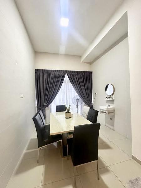 Cluster House for Sale in Bukit Indah (Iskandar Puteri (Nusajaya)) - APRILIA CHAYADI - Dining Room - PropertyGuru.com.my